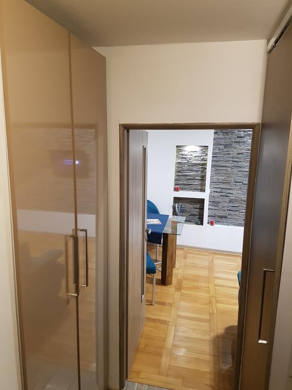 Woodstone Apartment Ploieşti Exteriér fotografie